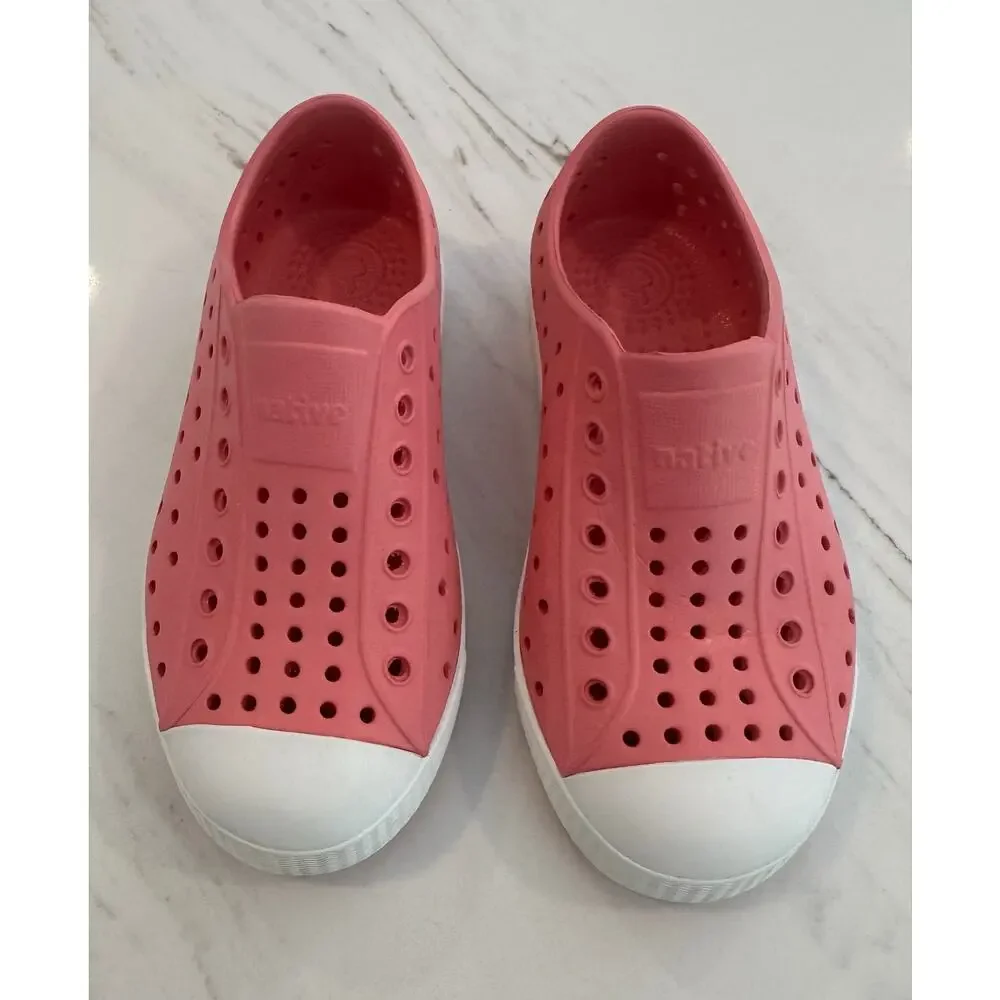 Native Jefferson Kids' Slip-on in Pink C 11 Lightweight & A Go to Summer Shoe! - Picture 2 of 9